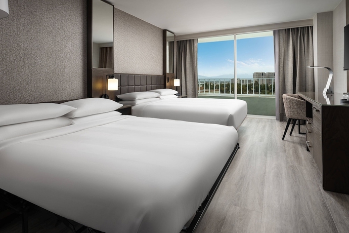 Imagen de la habitación del Hotel Warner Center Marriott Woodland Hills. Foto 7