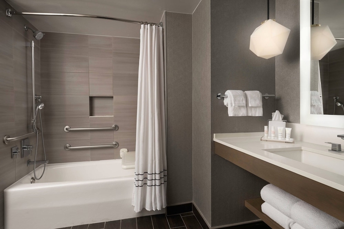 Imagen de la habitación del Hotel Warner Center Marriott Woodland Hills. Foto 10