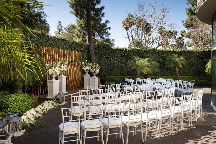 Imagen de los interiores del Hotel Warner Center Marriott Woodland Hills. Foto 18