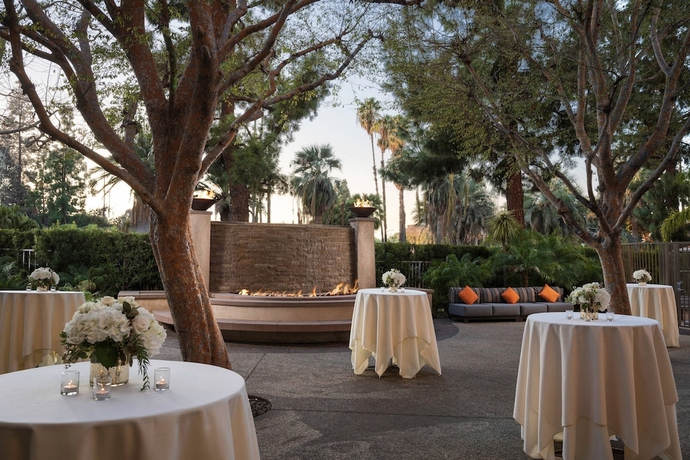 Imagen de los interiores del Hotel Warner Center Marriott Woodland Hills. Foto 19