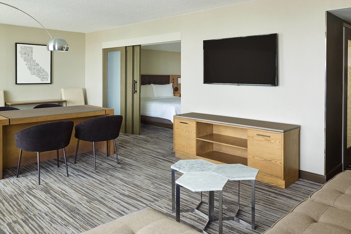 Imagen de la habitación del Hotel Warner Center Marriott Woodland Hills. Foto 11