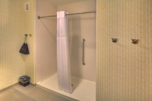 Imagen de la habitación del Hotel Warner. Foto 5