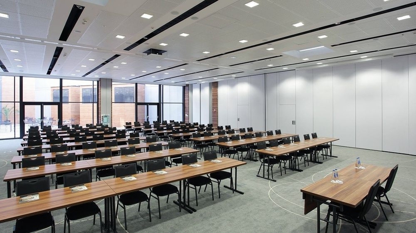 Imagen de los interiores del Hotel Warsaw Plaza. Foto 7