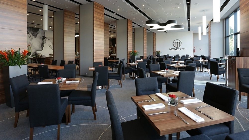 Imagen del bar/restaurante del Hotel Warsaw Plaza. Foto 2