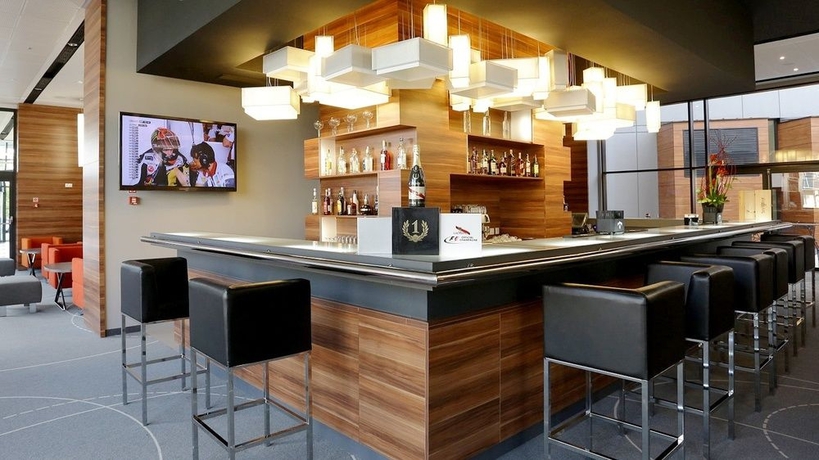 Imagen del bar/restaurante del Hotel Warsaw Plaza. Foto 5