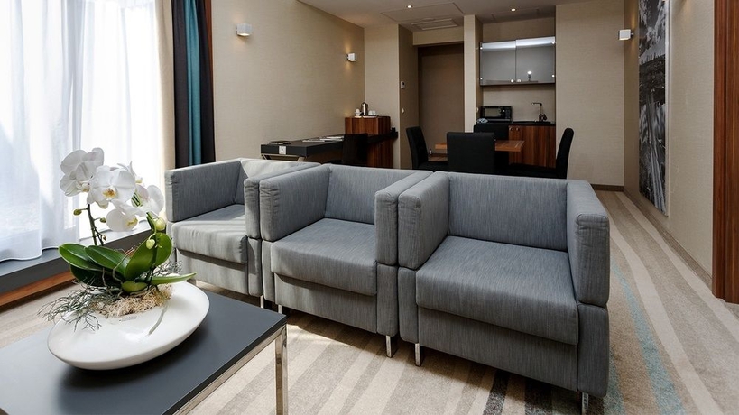 Imagen de los interiores del Hotel Warsaw Plaza. Foto 15