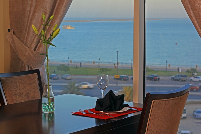 Imagen de la habitación del Hotel Warwick Al Jubail. Foto 4