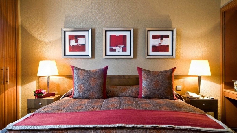 Imagen de la habitación del Hotel Warwick Brussels. Foto 9