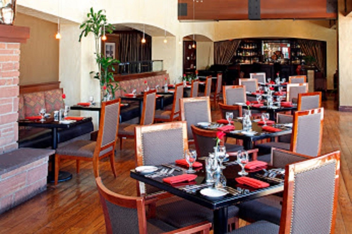 Imagen del bar/restaurante del Hotel Warwick Denver. Foto 4