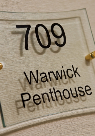 Imagen de la habitación del Hotel Warwick Geneva. Foto 10