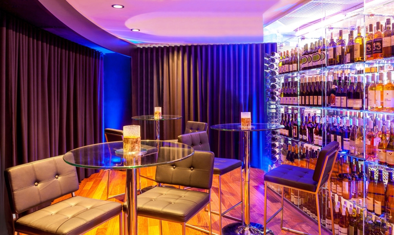 Imagen del bar/restaurante del Hotel Warwick Le Crystal - Montréal. Foto 12