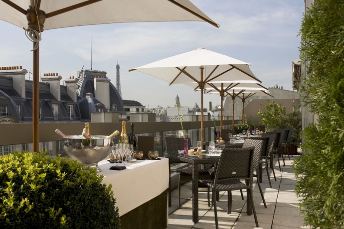 Imagen de los exteriores del Hotel Warwick Paris. Foto 9