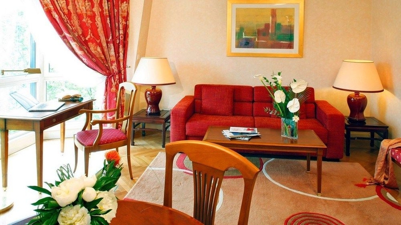 Imagen de los interiores del Hotel Warwick Reine Astrid - Lyon. Foto 11