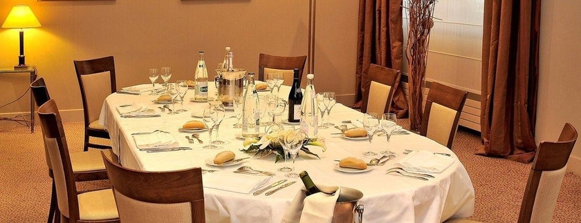 Imagen del bar/restaurante del Hotel Warwick Reine Astrid - Lyon. Foto 7