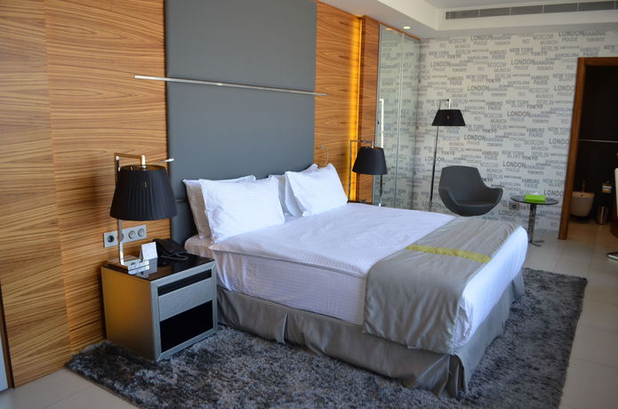 Imagen de los interiores del Hotel Warwick Stone 55. Foto 16