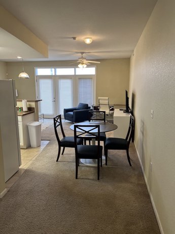Imagen de la habitación del Hotel Washburn Suites. Foto 3