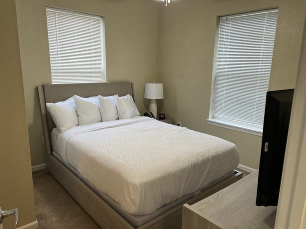 Imagen de la habitación del Hotel Washburn Suites. Foto 15