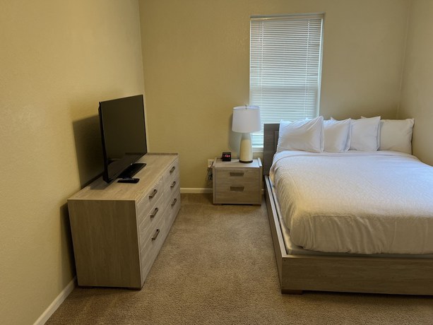 Imagen de la habitación del Hotel Washburn Suites. Foto 18