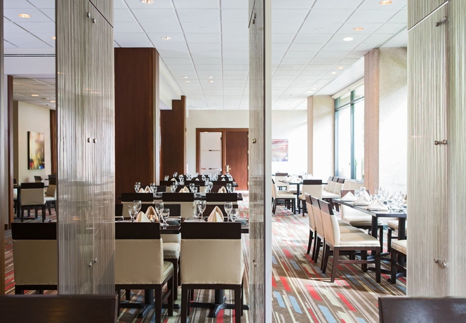 Imagen del bar/restaurante del Hotel Washington Dulles Marriott Suites. Foto 3