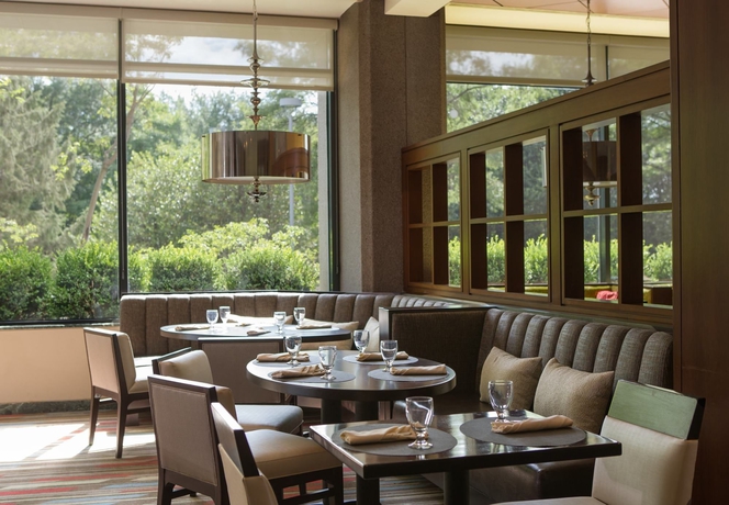 Imagen del bar/restaurante del Hotel Washington Dulles Marriott Suites. Foto 6