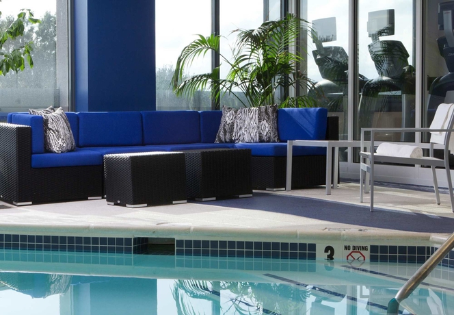 Imagen de la piscina del Hotel Washington Dulles Marriott Suites. Foto 14