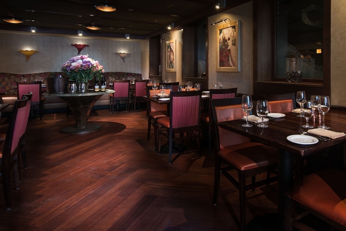 Imagen del bar/restaurante del Hotel Washington Square. Foto 2