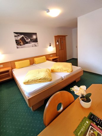 Imagen de la habitación del Hotel Wasserfall, Fusch an der Gro&szlig;glocknerstra&szlig;e. Foto 9