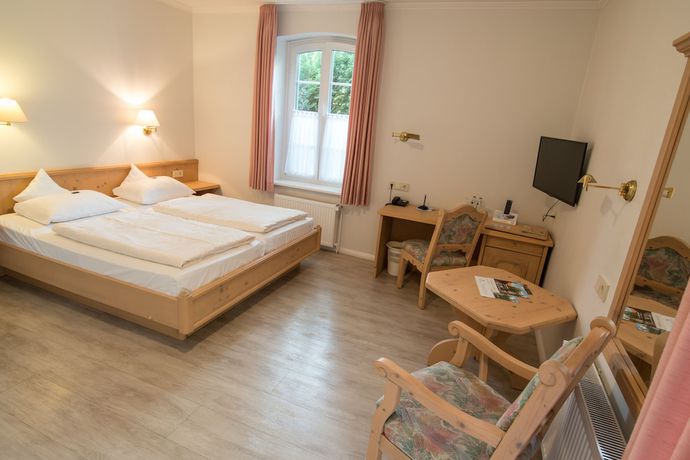 Imagen de la habitación del Hotel Wassermuehle Heiligenthal. Foto 12