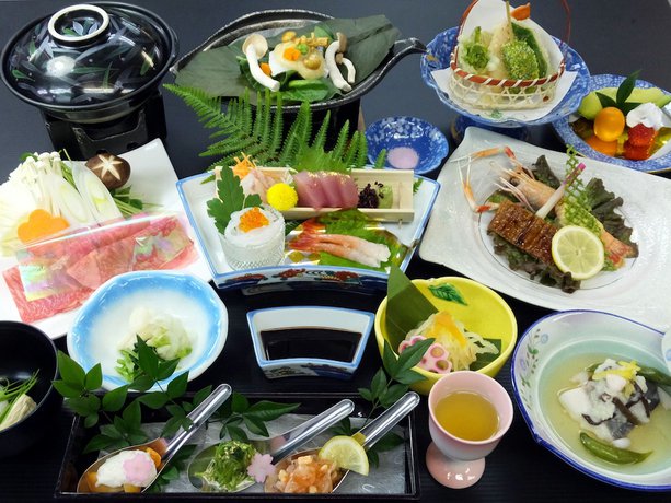 Imagen del bar/restaurante del Hotel Watarase Onsen Hotel Sasayuri. Foto 4