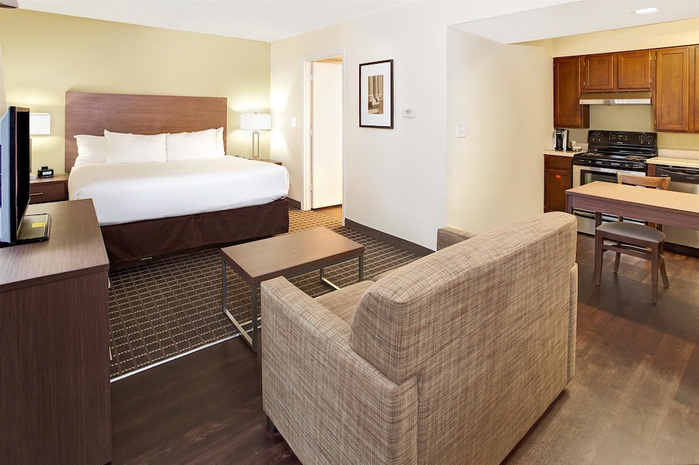 Imagen de la habitación del Hotel WaterWalk Extended Stay by Wyndham Atlanta Perimeter. Foto 2