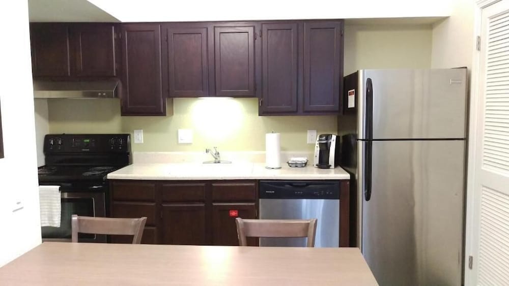 Imagen de la habitación del Hotel WaterWalk Extended Stay by Wyndham Atlanta Perimeter. Foto 12