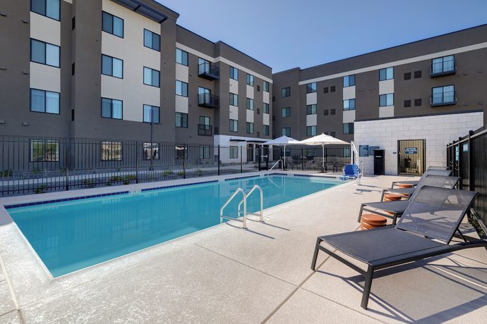 Imagen de la piscina del Hotel WaterWalk Extended Stay by Wyndham Tucson. Foto 19