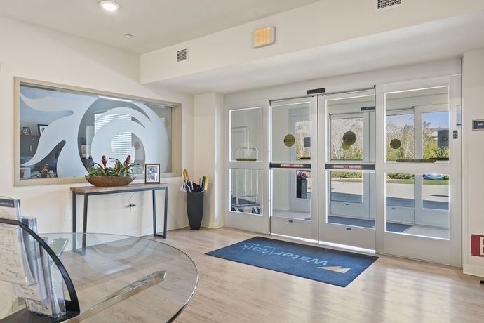 Imagen de los interiores del Hotel WaterWalk Kansas City-Overland Park. Foto 17