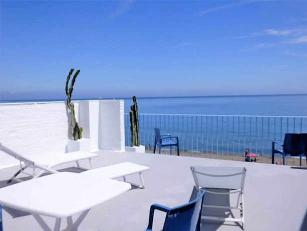 Imagen de la habitación del Hotel Waterfront Carihuela. Foto 3