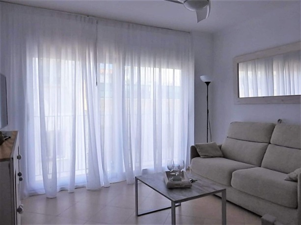 Imagen de la habitación del Hotel Waterfront Carihuela. Foto 8