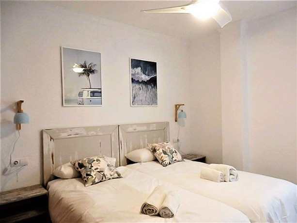 Imagen de la habitación del Hotel Waterfront Carihuela. Foto 13