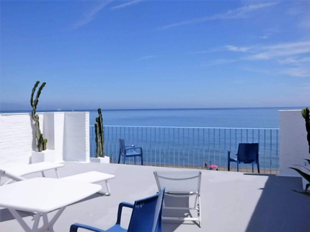 Imagen de la habitación del Hotel Waterfront Carihuela. Foto 20