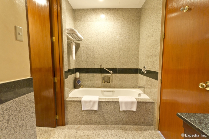 Imagen de la habitación del Hotel Waterfront Cebu City and Casino. Foto 5