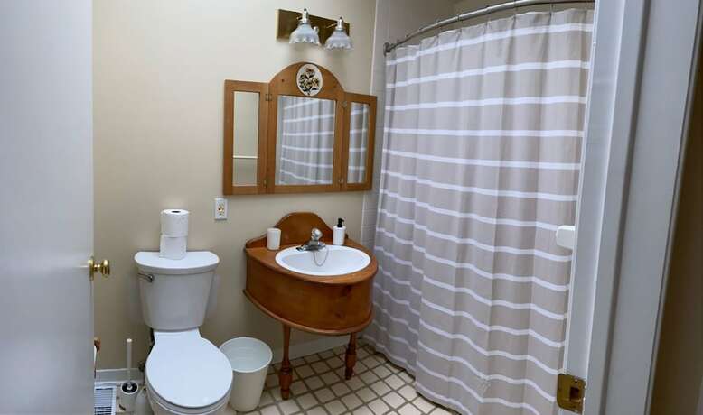Imagen general del Hotel Waterfront Cottage 4 BD by GLOBALSTAY. Foto 7