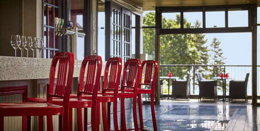 Imagen del bar/restaurante del Hotel Waterfront Downtown Burlington. Foto 5