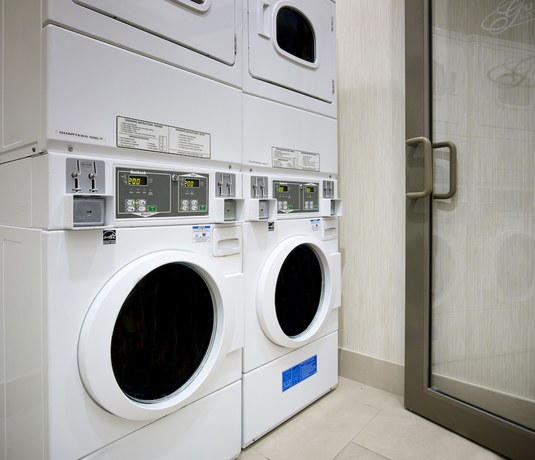 Imagen de los interiores del Hotel Waterfront Downtown Burlington. Foto 17