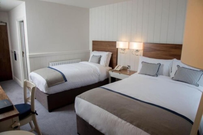 Imagen de la habitación del Hotel Waterfront Dungloe. Foto 8