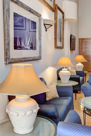 Imagen de los interiores del Hotel Waterfront. Foto 13