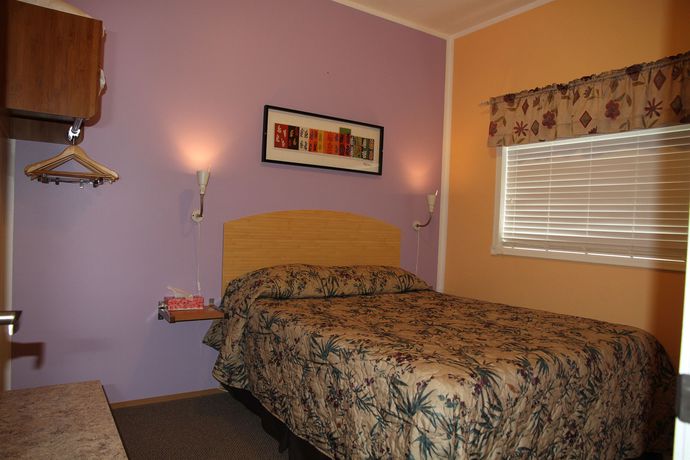 Imagen de los exteriores del Hotel Waterfront Inn. Foto 16
