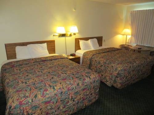 Imagen de la habitación del Hotel Waterfront Inn Mackinaw City. Foto 2