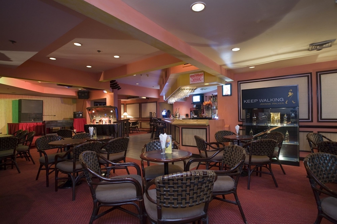 Imagen del bar/restaurante del Hotel Waterfront Insular Davao. Foto 2