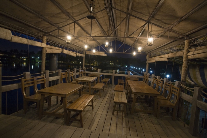 Imagen del bar/restaurante del Hotel Waterfront Insular Davao. Foto 3