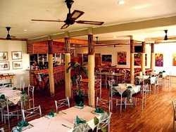 Imagen del bar/restaurante del Hotel Waterfront Lodge, Fasi mo e afi &#39;a Tungi. Foto 1