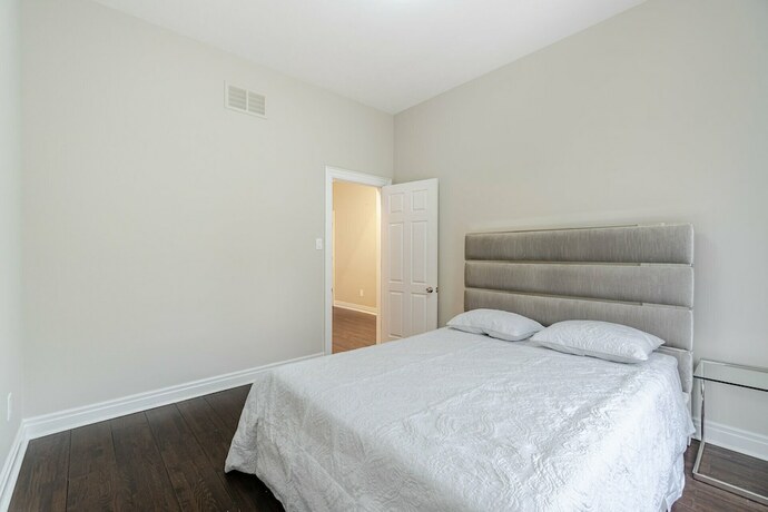 Imagen general del Hotel Waterfront Royal Villas. Foto 11