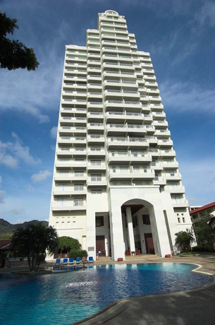 Imagen general del Hotel Waterfront Suites Phuket By Centara. Foto 3